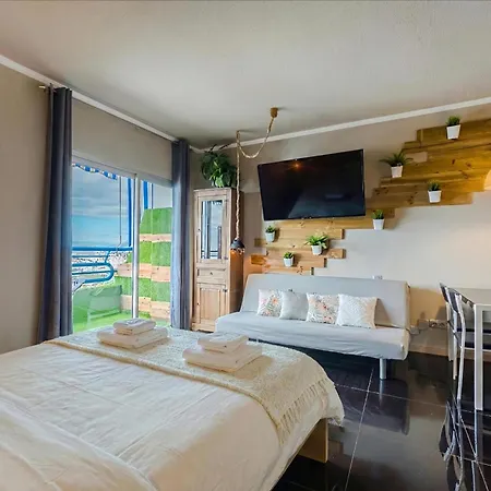 Oceanfront With Private Balcony In Playa Paraiso * 아데제
