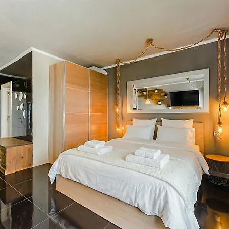 Oceanfront With Private Balcony In Playa Paraiso Адехе